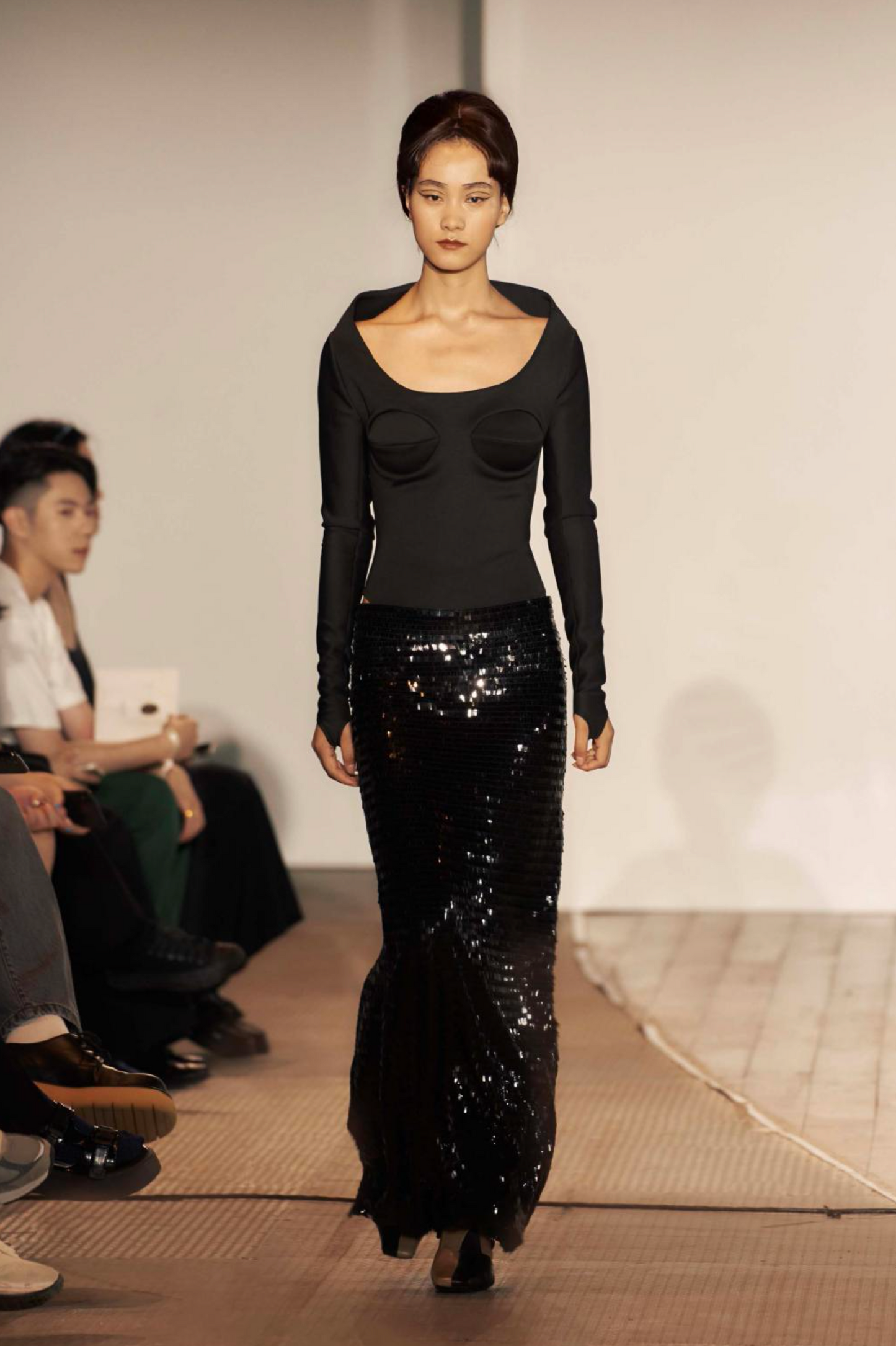 Zhong Zixin 22SS top black 03 skirt black 04
