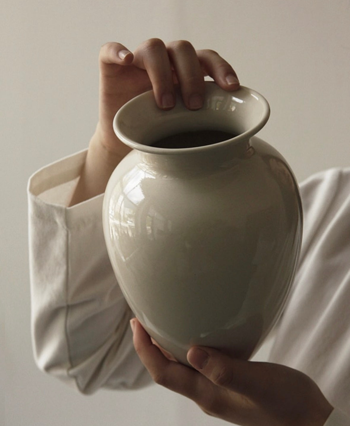 NR Ceramics tall vase 04