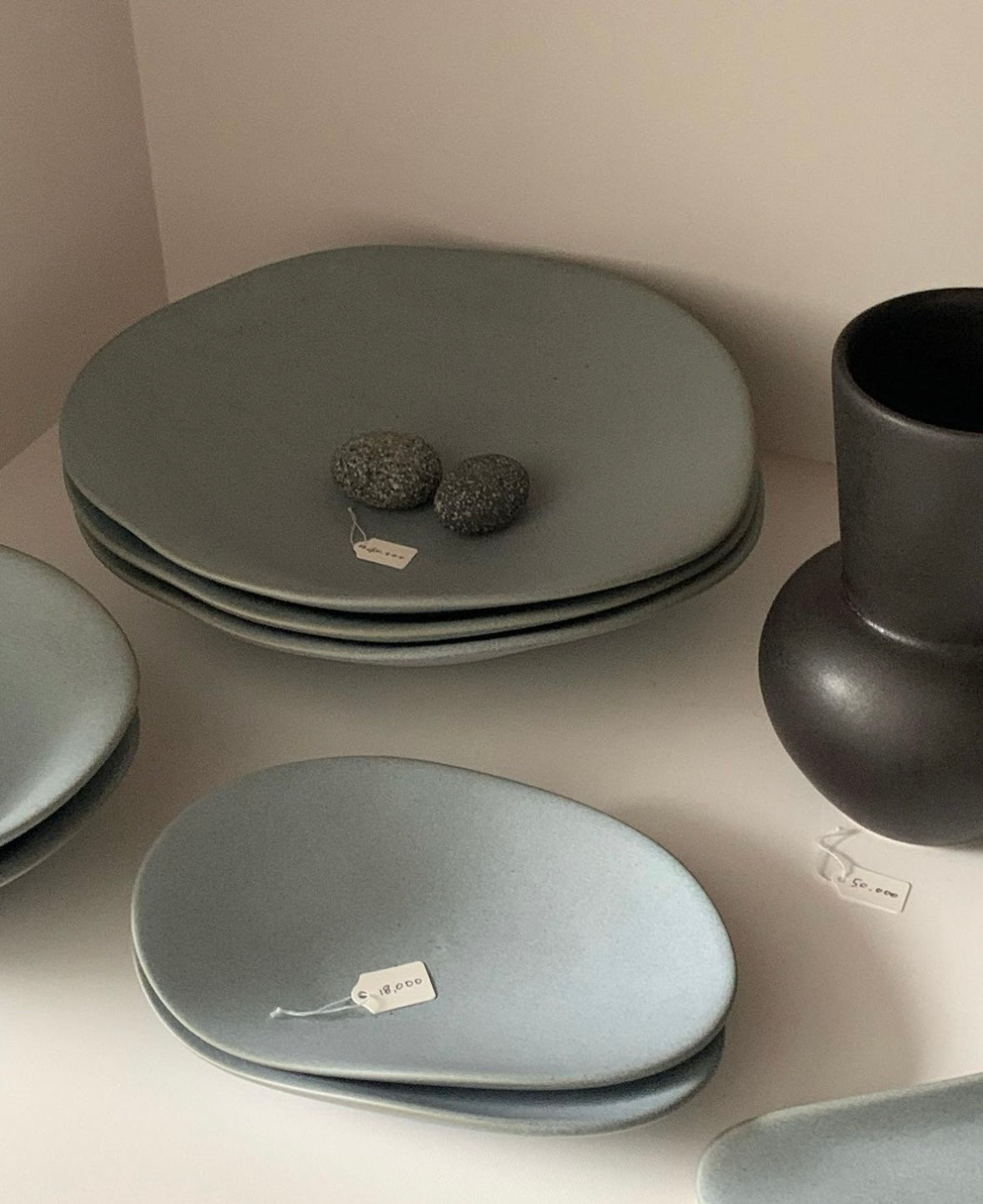 NR Ceramics large round plate 13