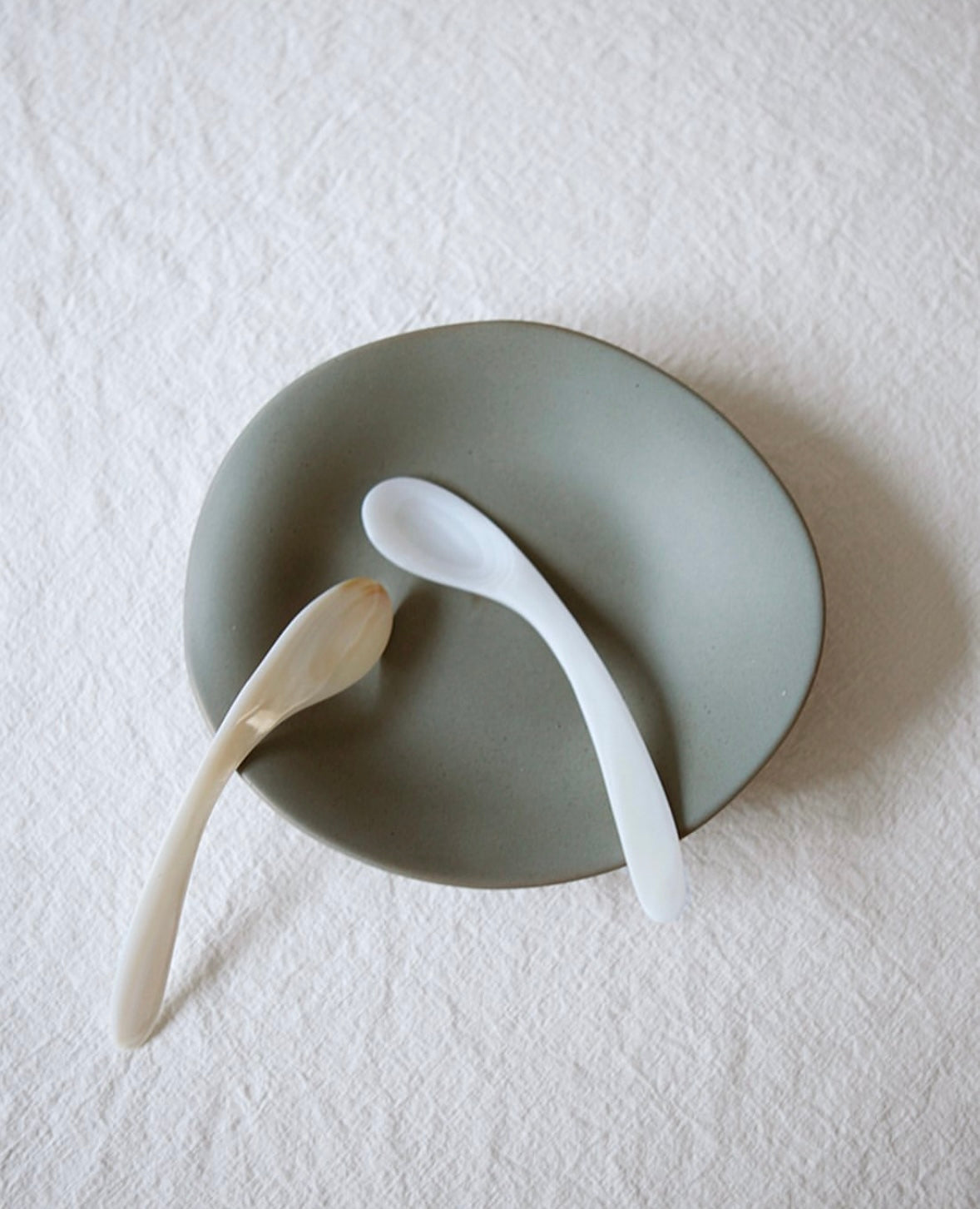 NR Ceramics small round plate 09