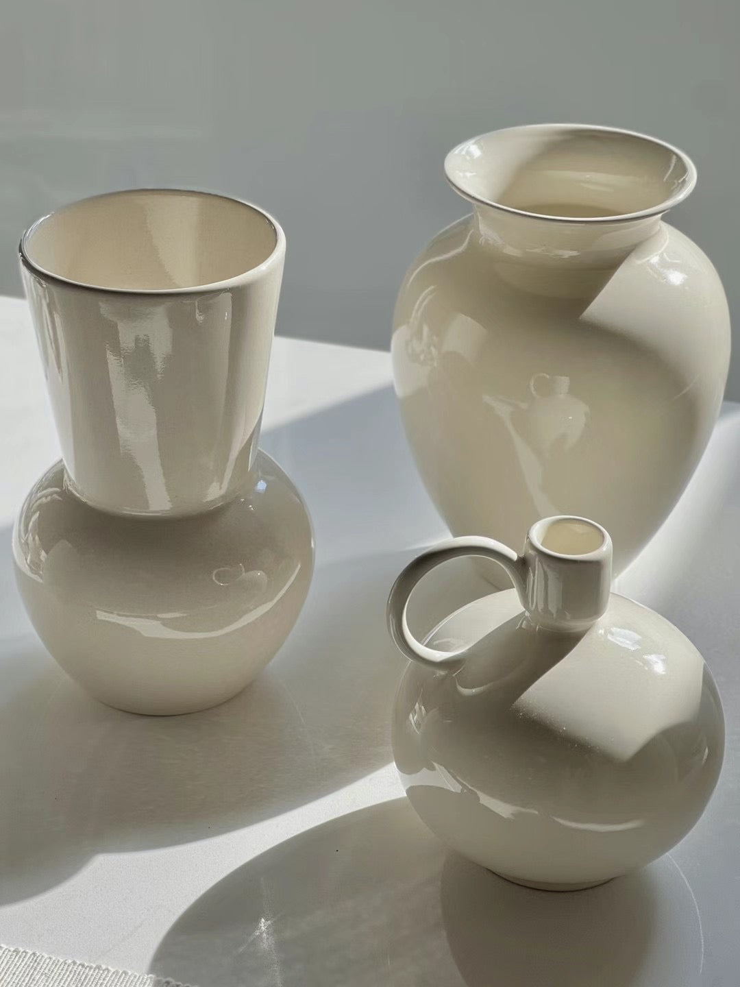 NR Ceramics long neck vase 02